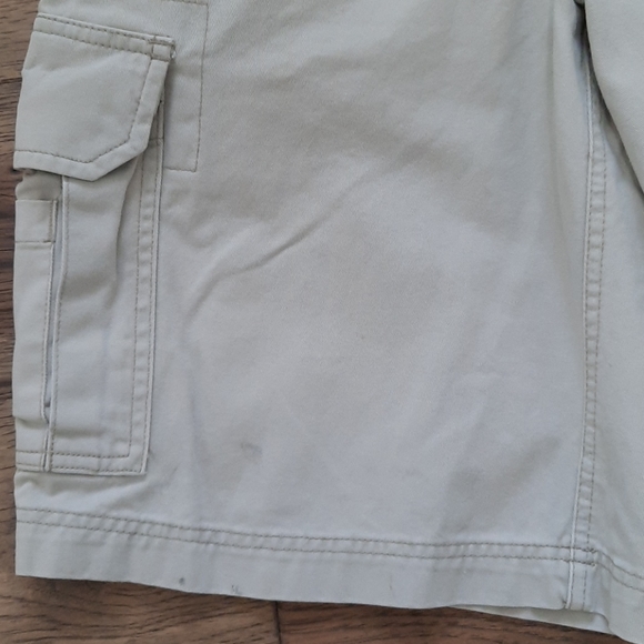 Old Navy Cargo Shorts - Picture 7 of 16